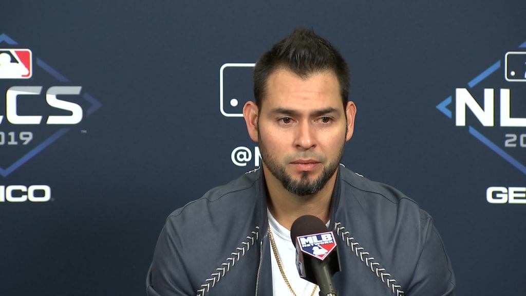 Aníbal emocionado con su joya