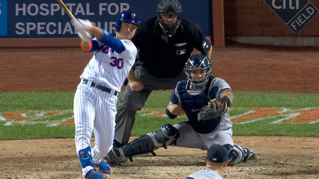 Conforto da la ventaja en el 8vo