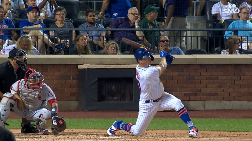 Alonso dispara el jonrón 38