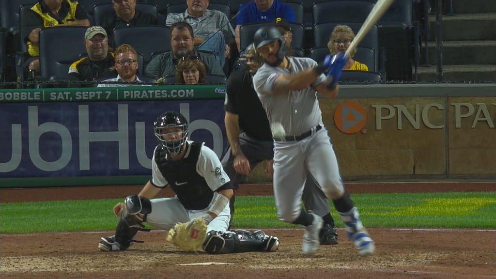 Alfaro produce 2 con sencillo