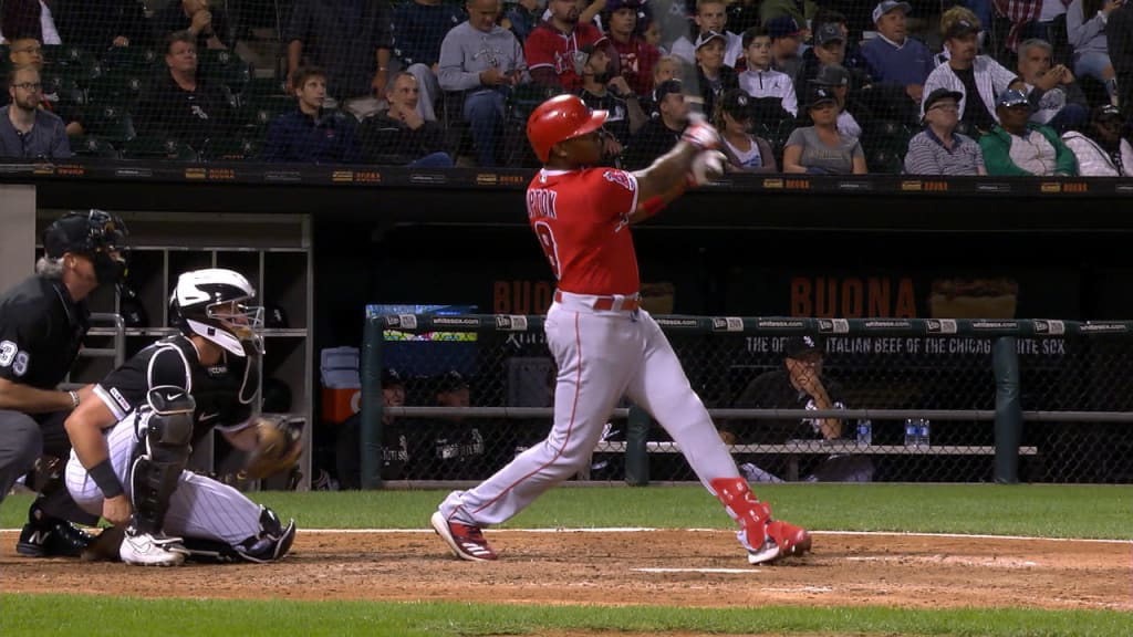 Upton da ventaja con jonrón