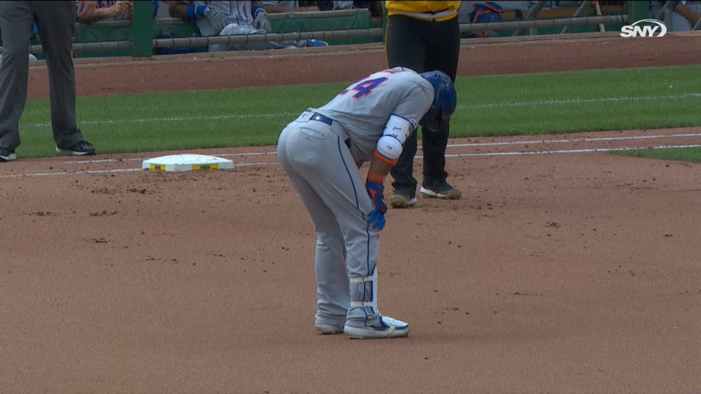 Canó deja el juego con una lesión