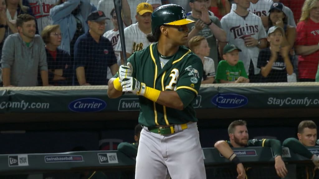 Davis rompe el empate con hit