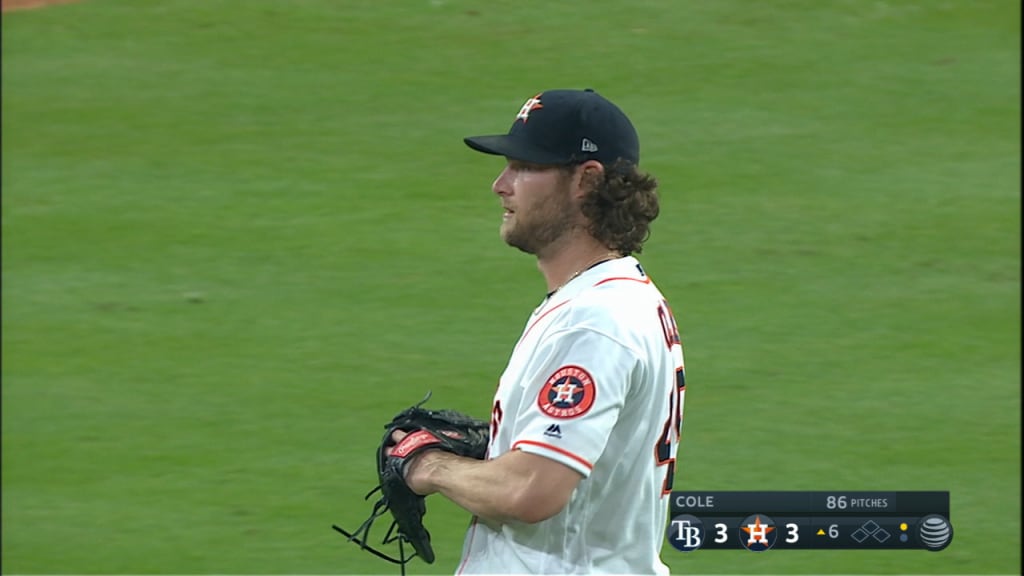 Cole poncha y hace historia