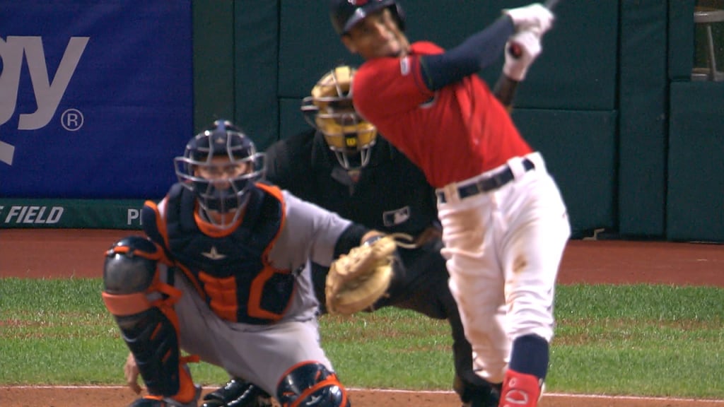 Mercado da ventaja a Indios con HR