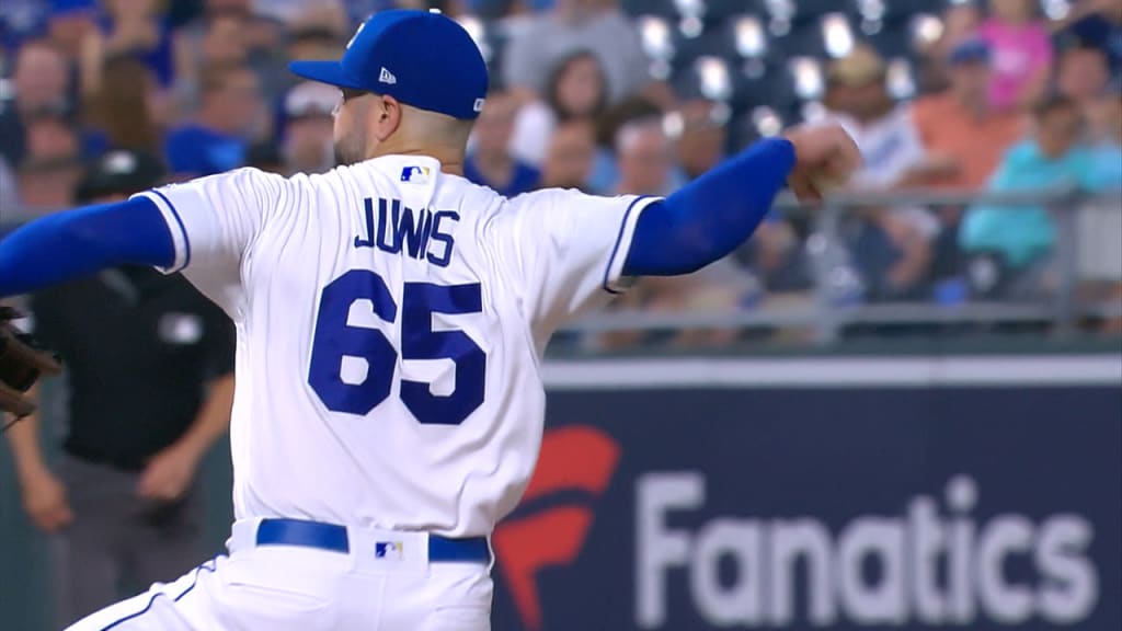 Junis poncha a 10 en 7 entradas fuertes