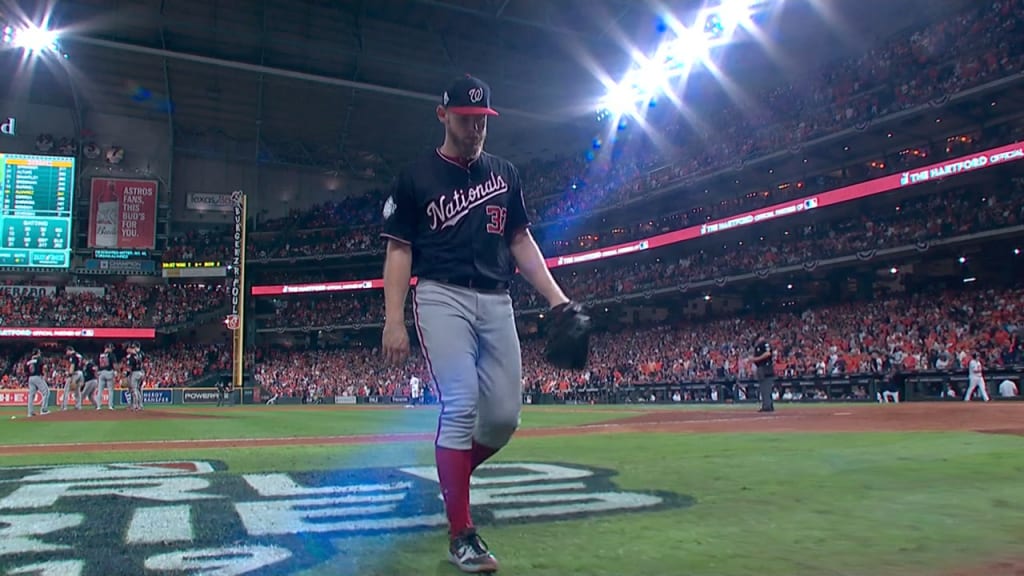 Strasburg brilla en el Juego 6