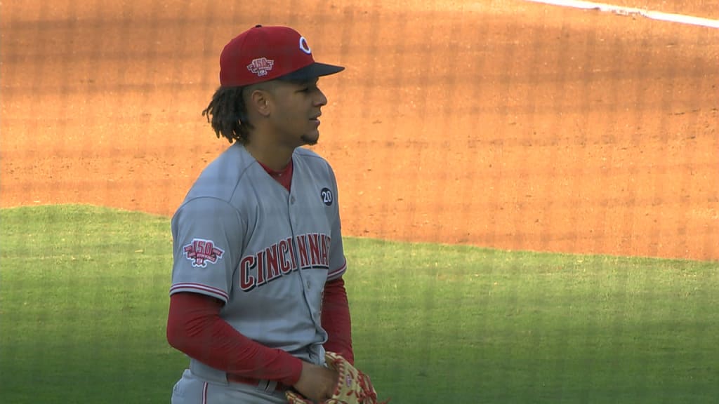 Castillo poncha a 9 Padres