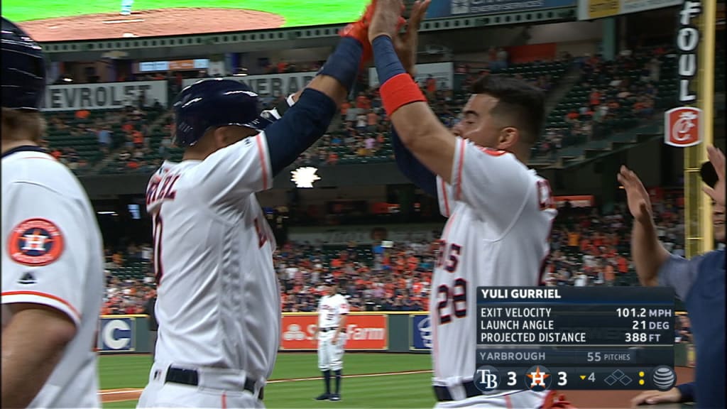 Gurriel despacha HR de 2 carreras