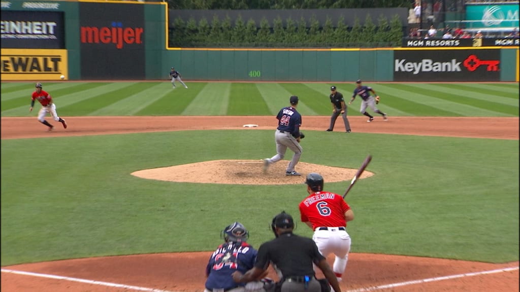 Freeman produce con un hit