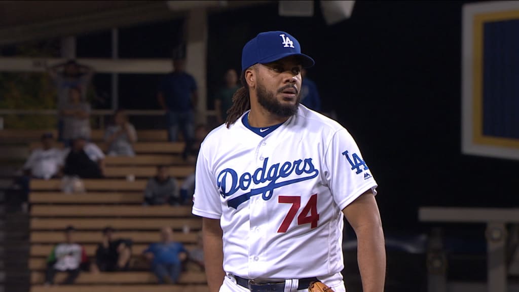 Jansen logra salvado de 4 outs
