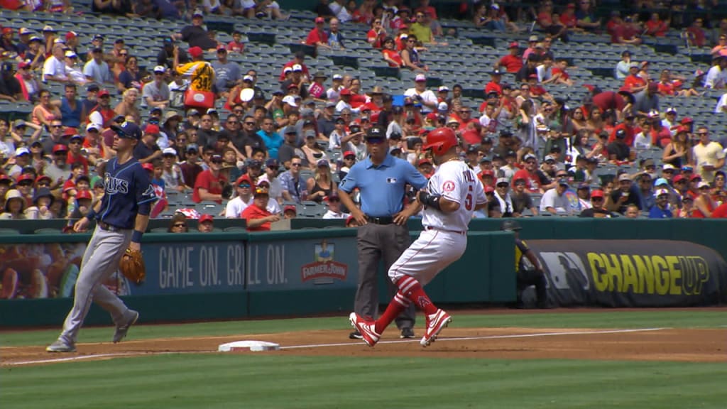 Pujols roba 3ra con astucia