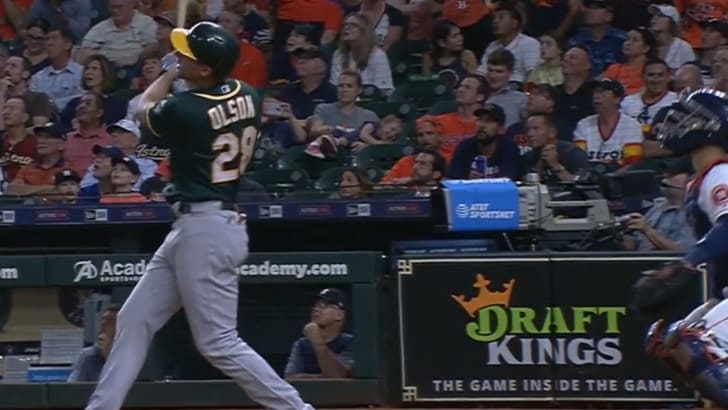 Jonrón de 2 carreras de Olson
