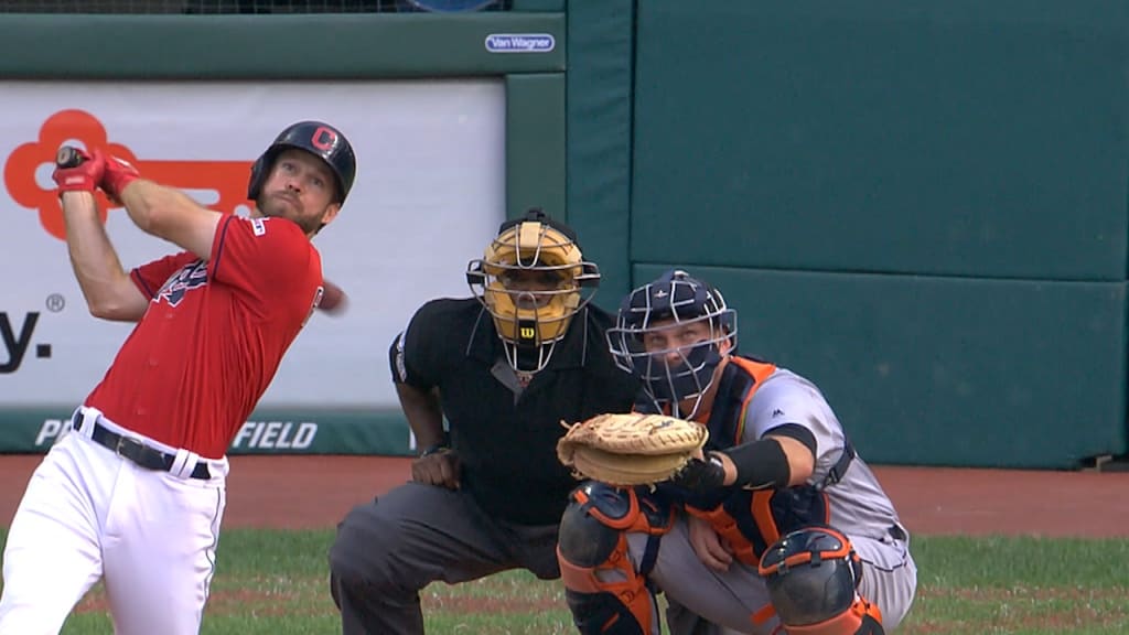 Freeman pega HR de 2 carreras