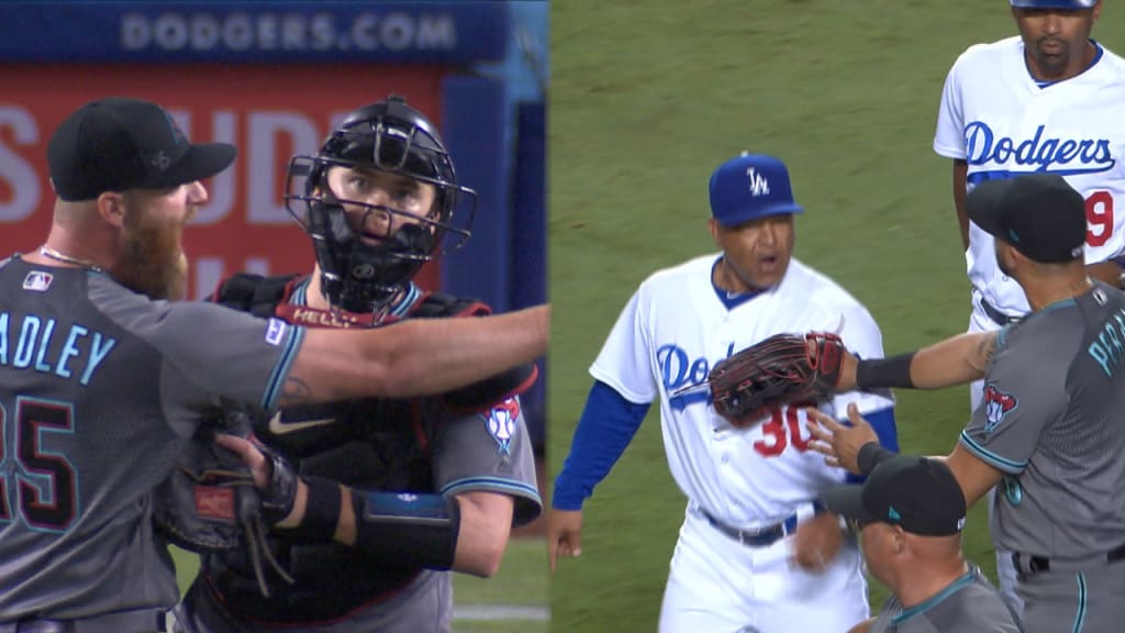 Bradley poncha a Smith, rescate