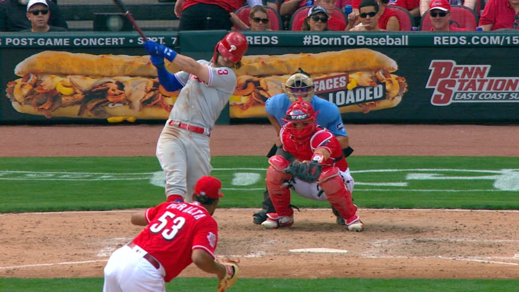 Harper dispara HR de dos carreras