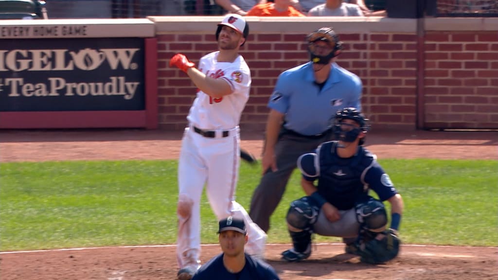 Davis da ventaja con HR