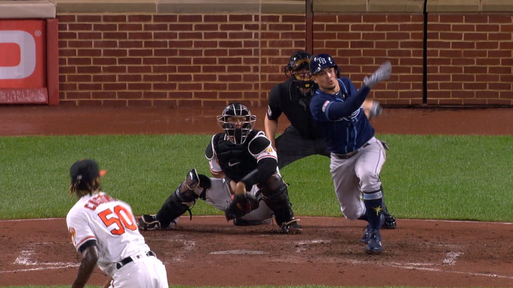 Adames remolca 2 con hit