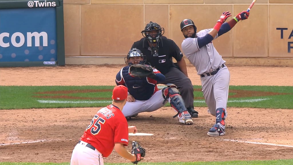 Grand slam de Santana da la ventaja