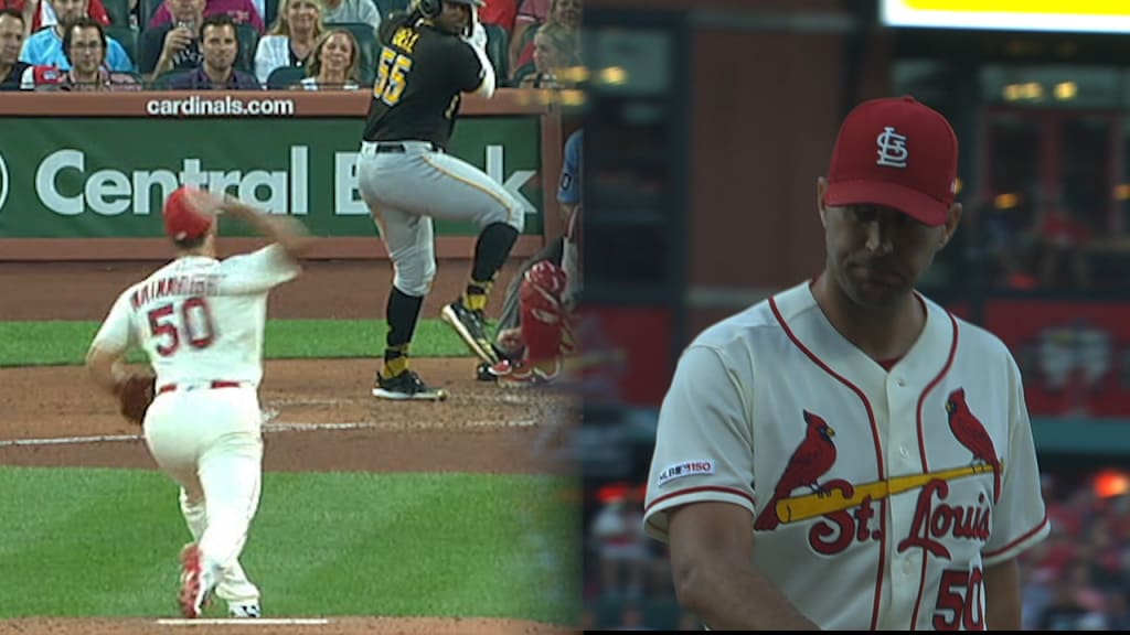 Wainwright deja bases llenas