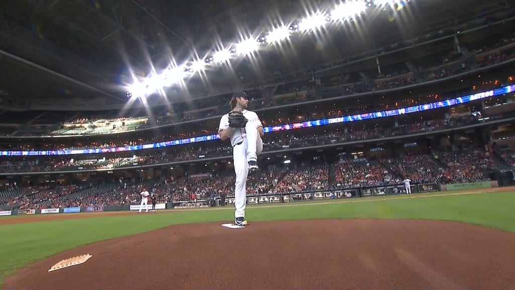 Cole poncha a 12 en 7 entradas