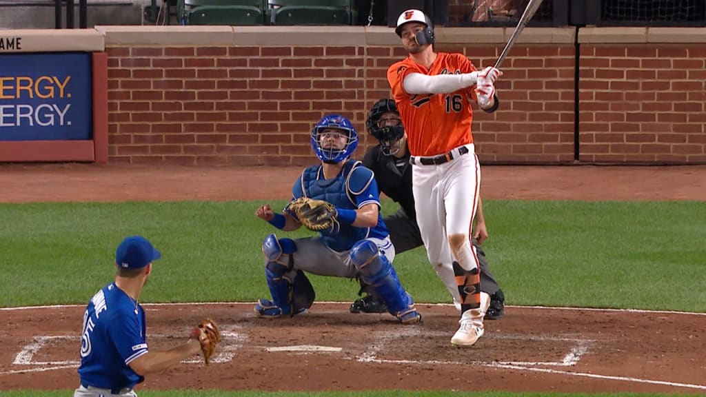 Mancini dispara HR de tres carreras