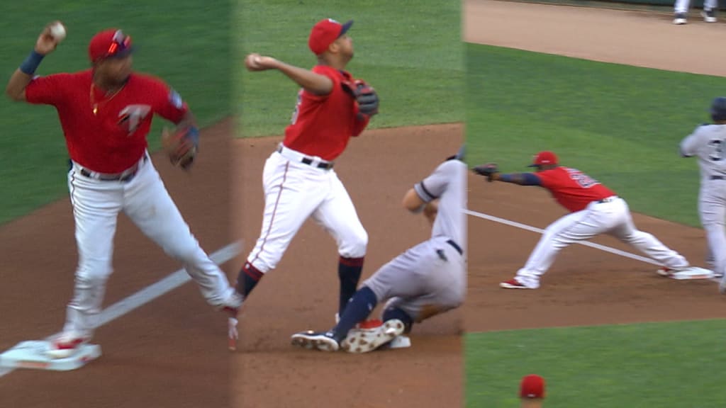 Espectacular triple-play de Mellizos