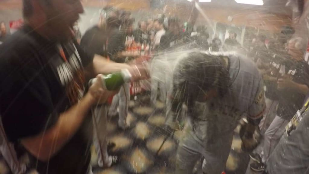 Gigantes amarran el Comodín, celebran