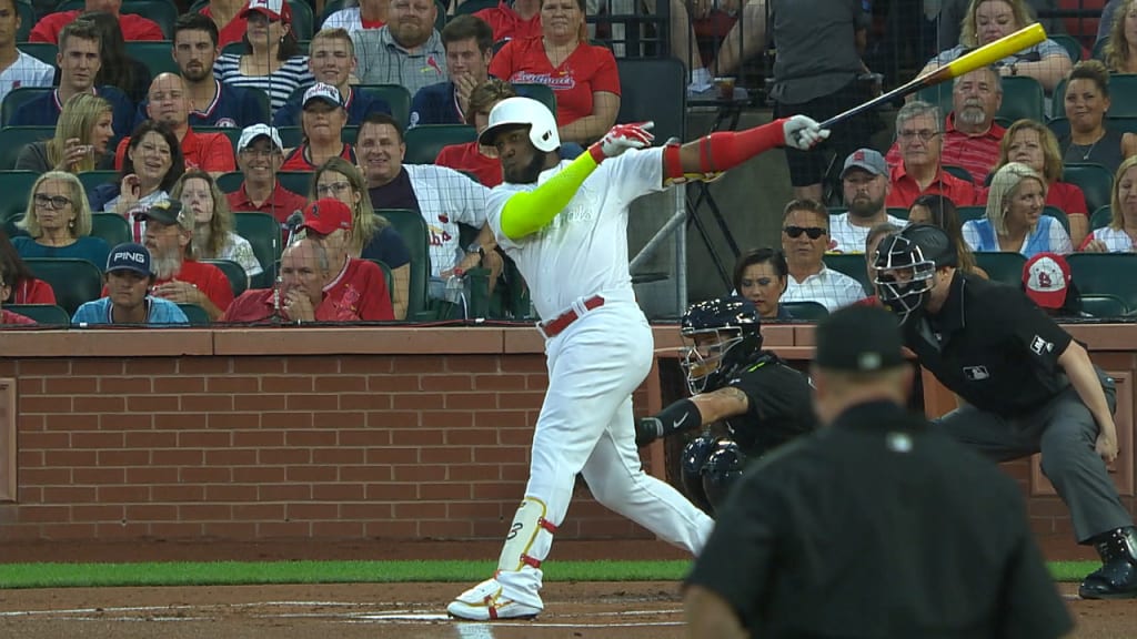 Ozuna detona HR de 2 carreras