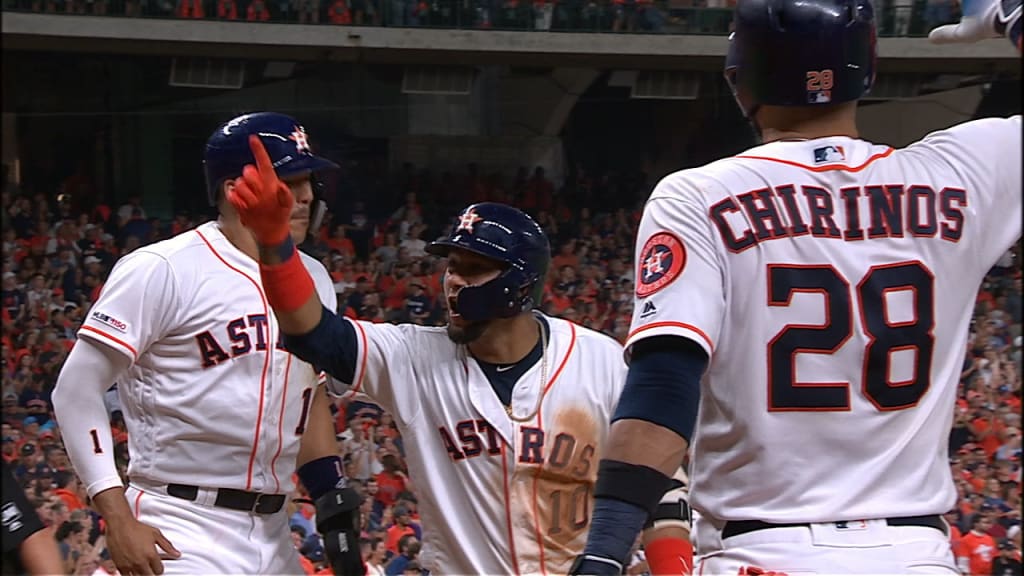 Gurriel detona 2 HRs e impulsa 3