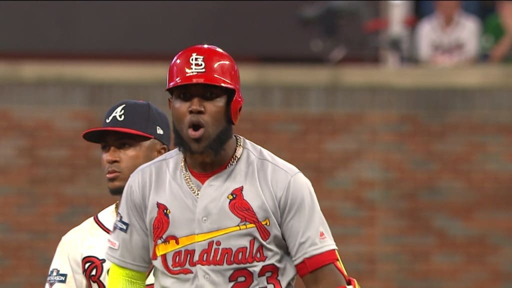 Ozuna da ventaja con doble