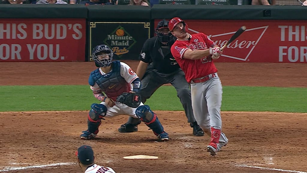 Trout dispara 26to bambinazo