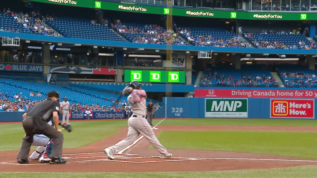 Devers dispara su jonrón 15