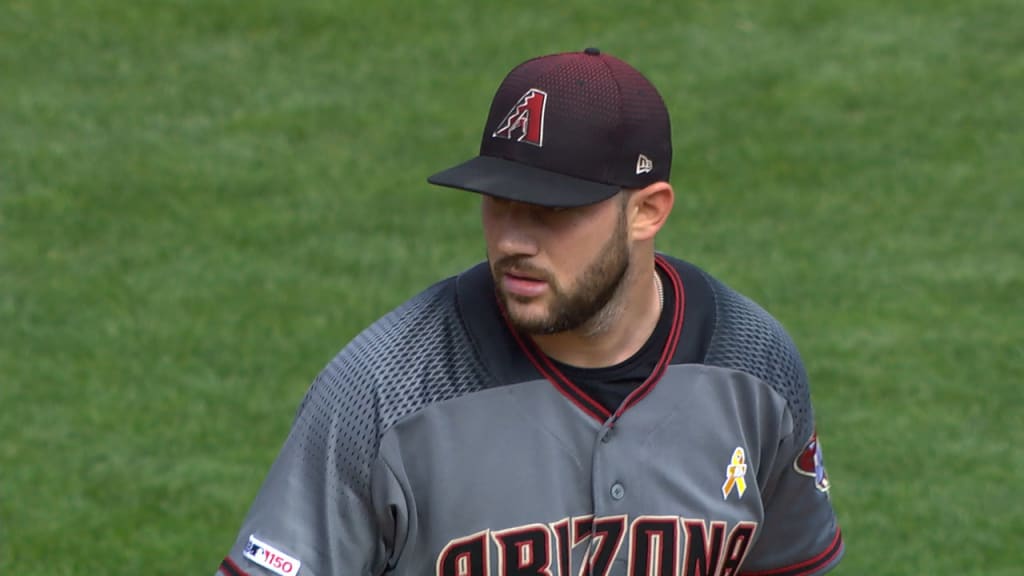 Young blanquea en 8 innings