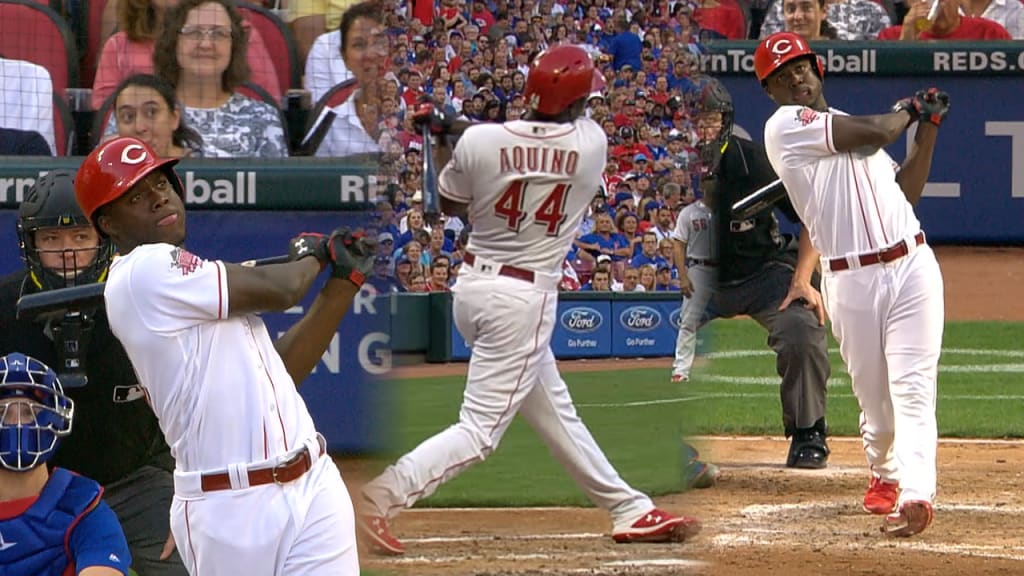 Aquino empata marca con 3 HR