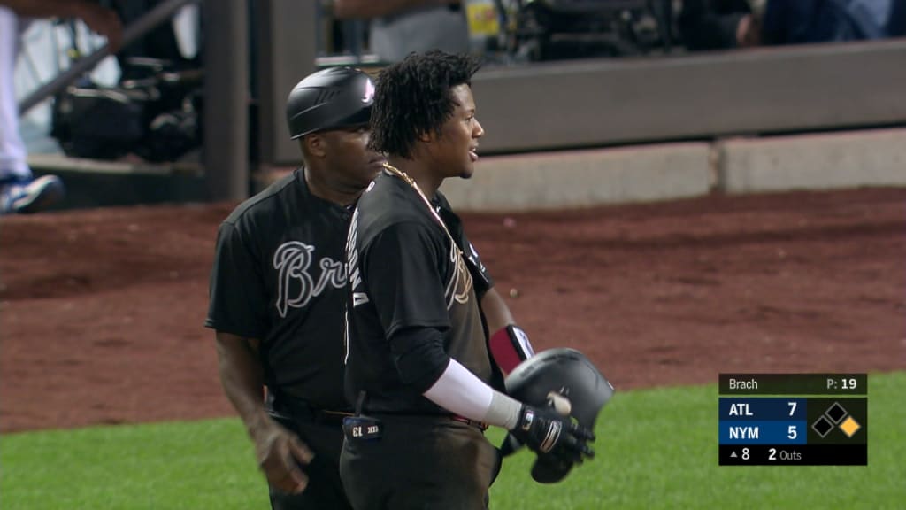 Acuña Jr. rompe el empate con hit