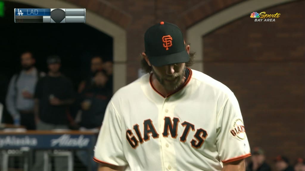 Bumgarner brilla en la lomita