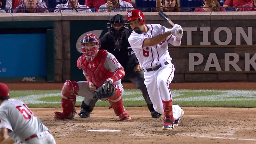 Rendón impulsa con sencillo