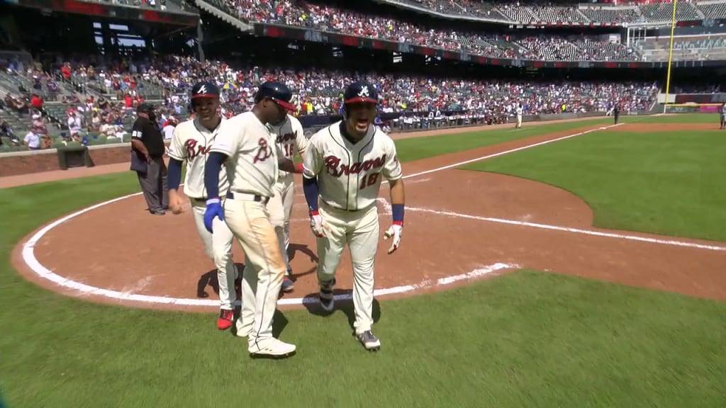 Ortega dispara grand slam