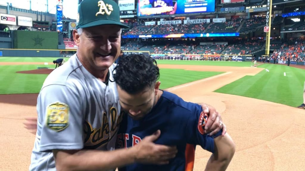 Altuve reunites with scout