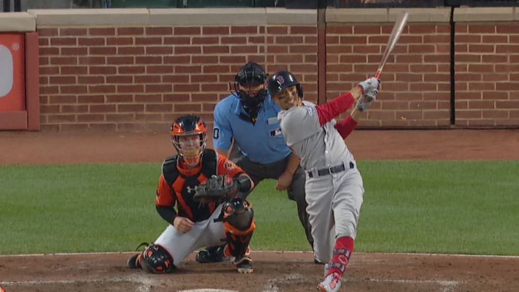 Jonrón de 2 carreras de Betts
