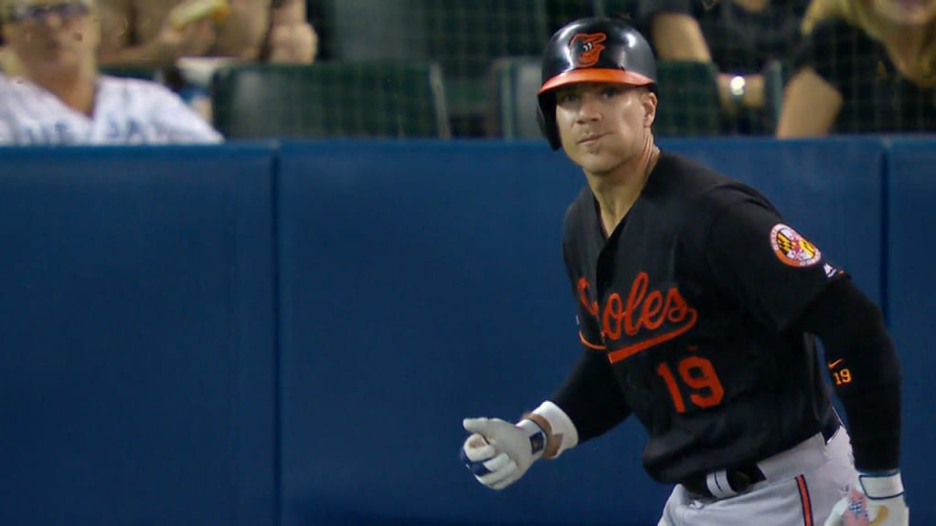 Davis pega HR solitario