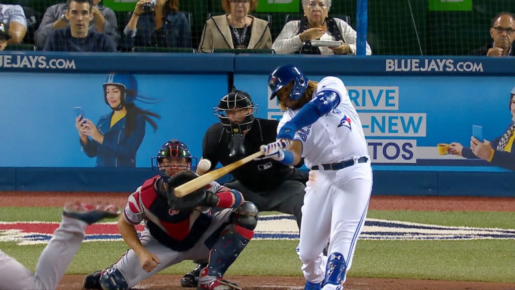 Vlad Jr. remolca con hit