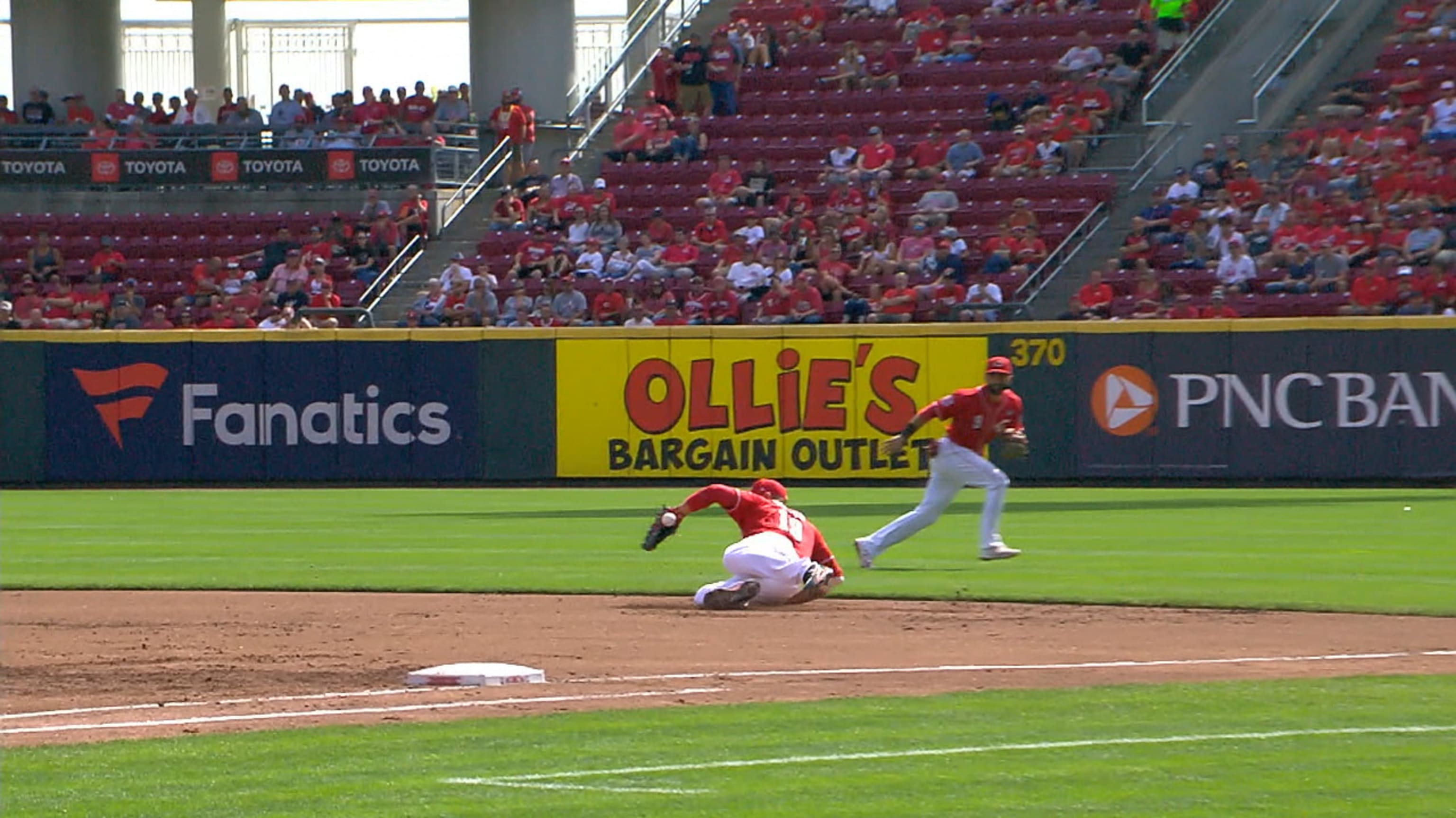 Votto exhibe su gran defensa