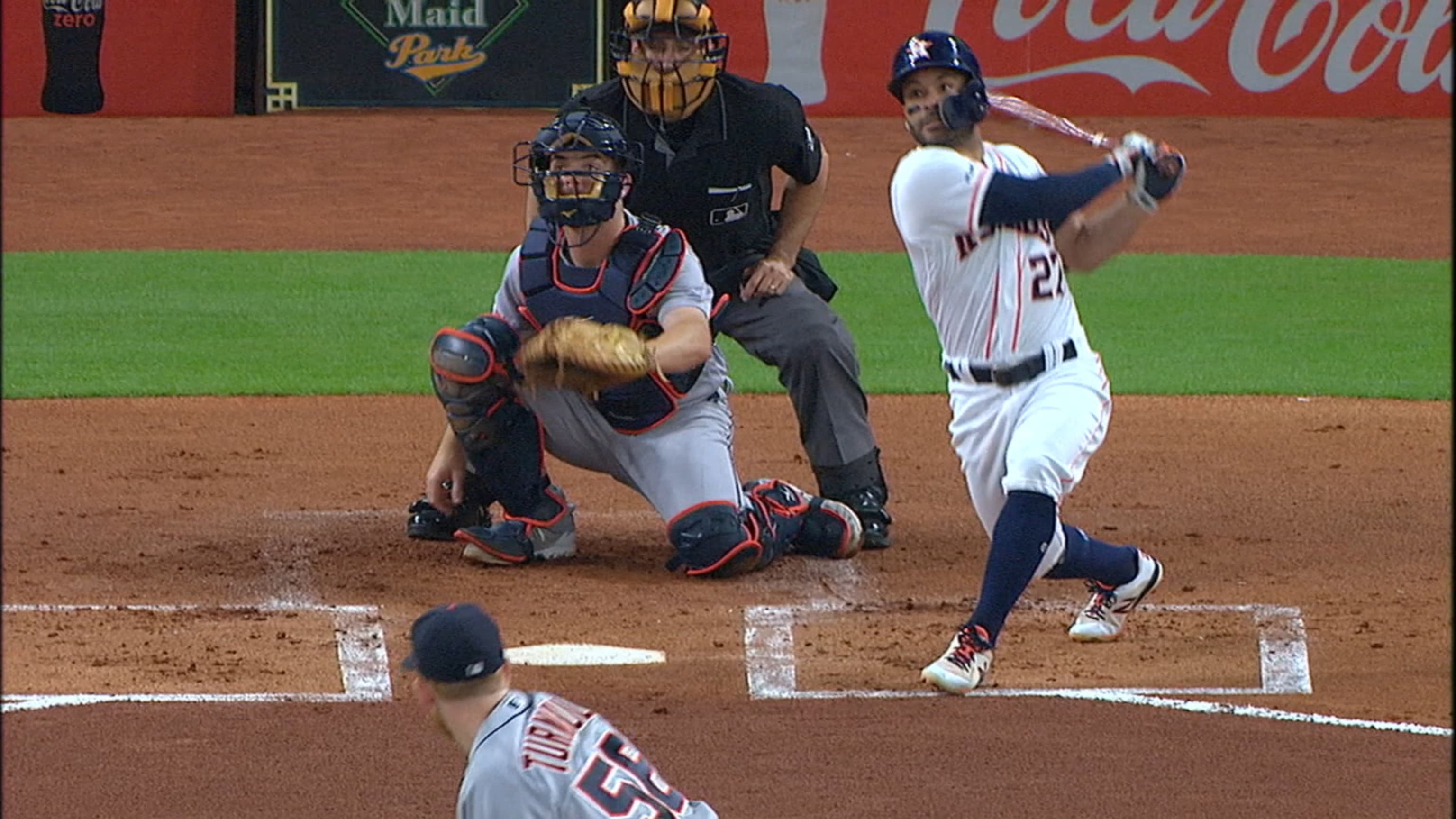 Altuve dispara HR solitario