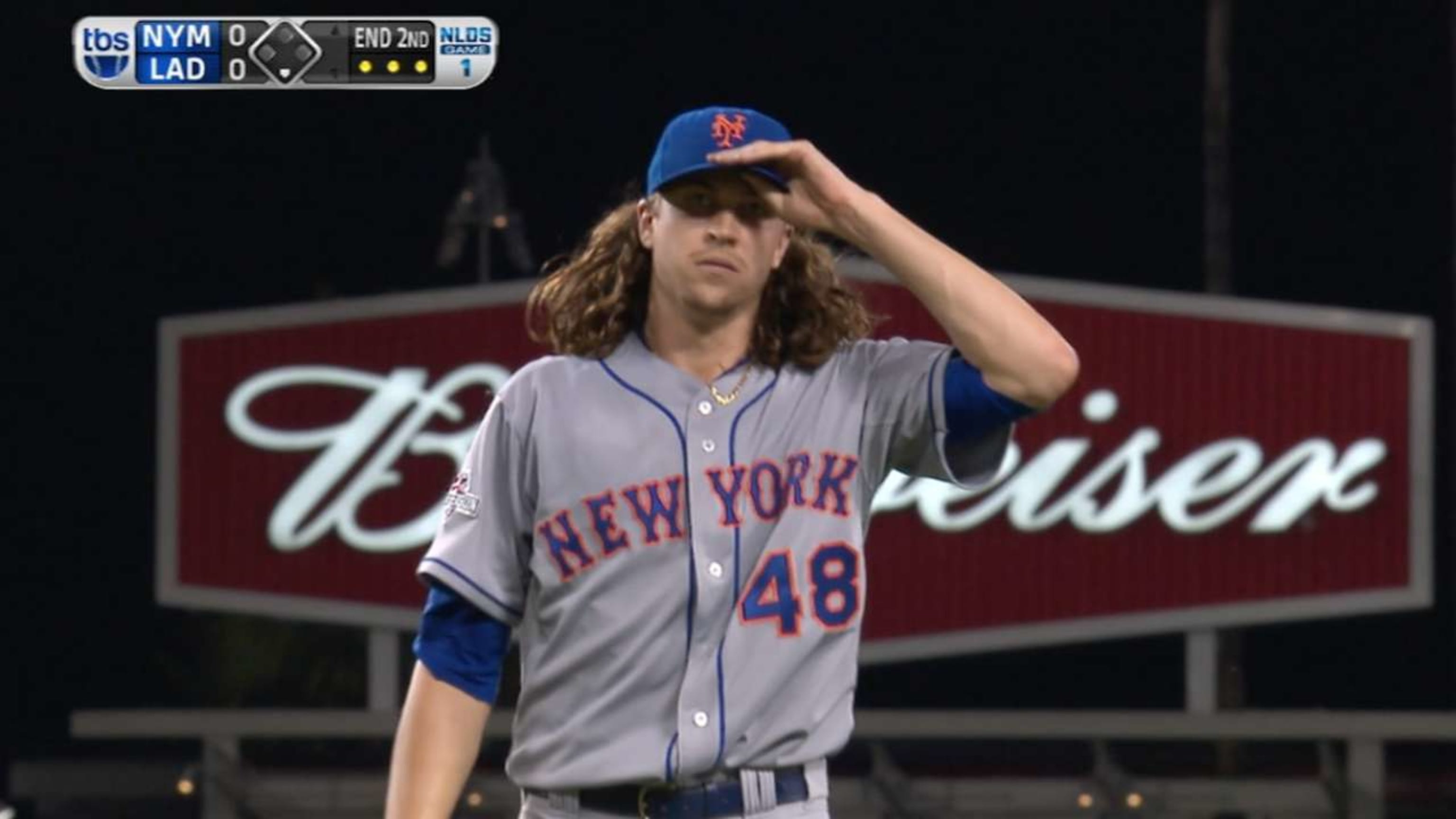 deGrom poncha a 13 en una joya de pitcheo