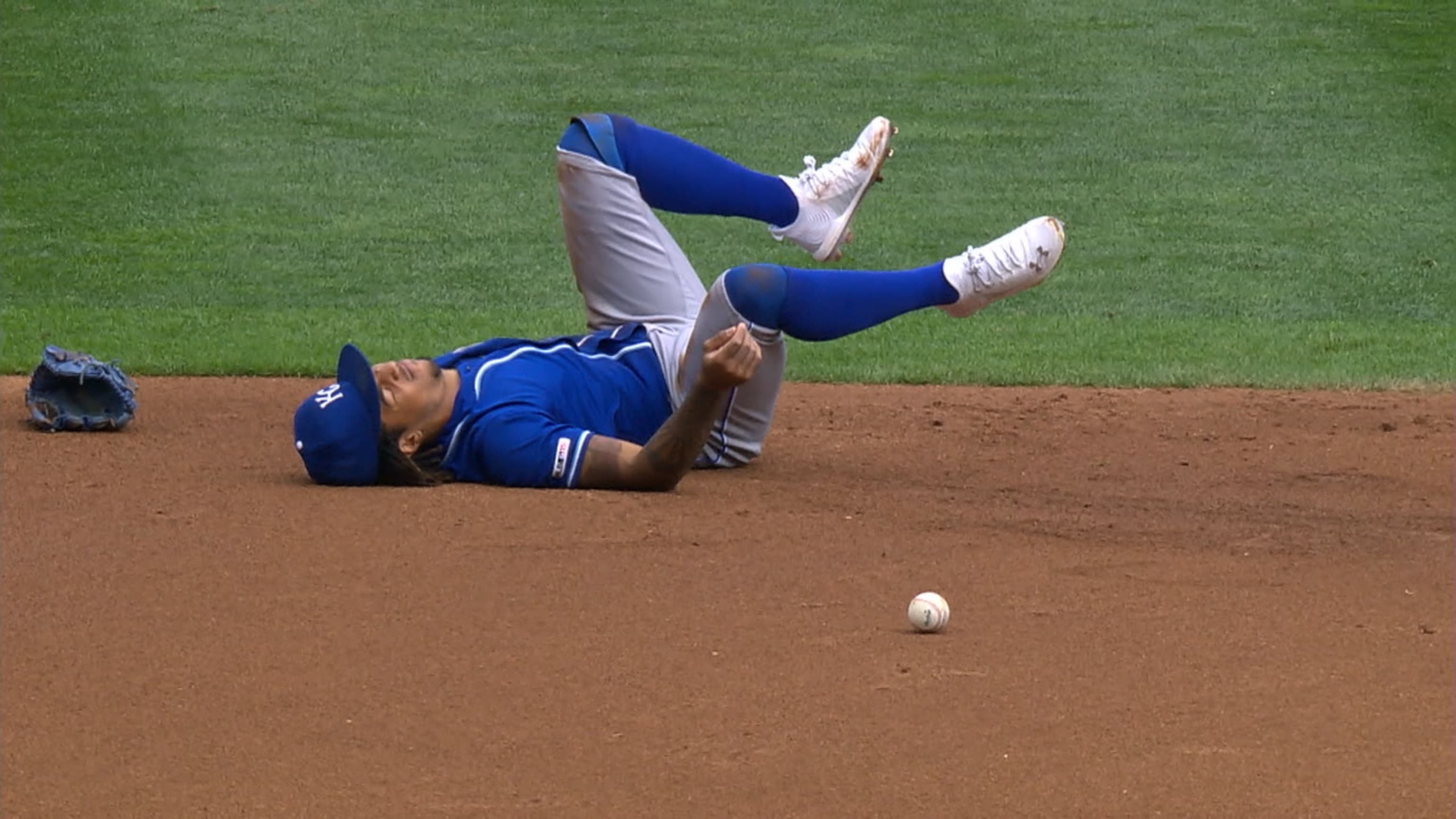 Mondesí sale lesionado en la 1era