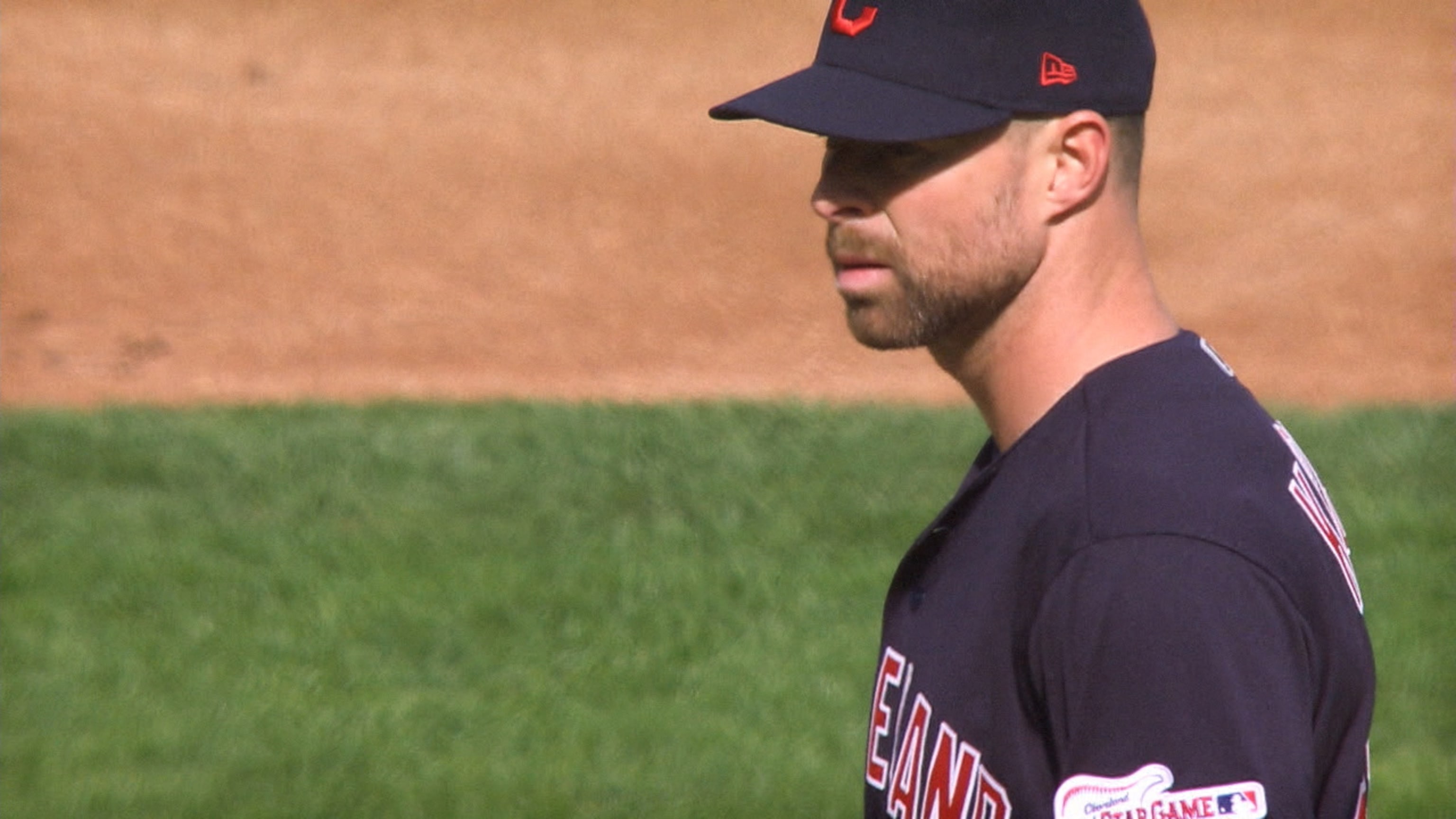 Corey Kluber pasa a los Rangers