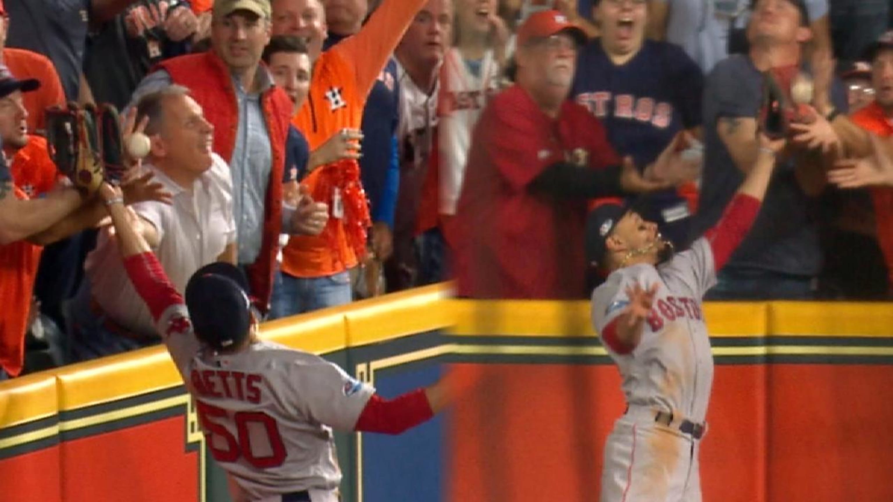 Altuve out en interferencia de fanático