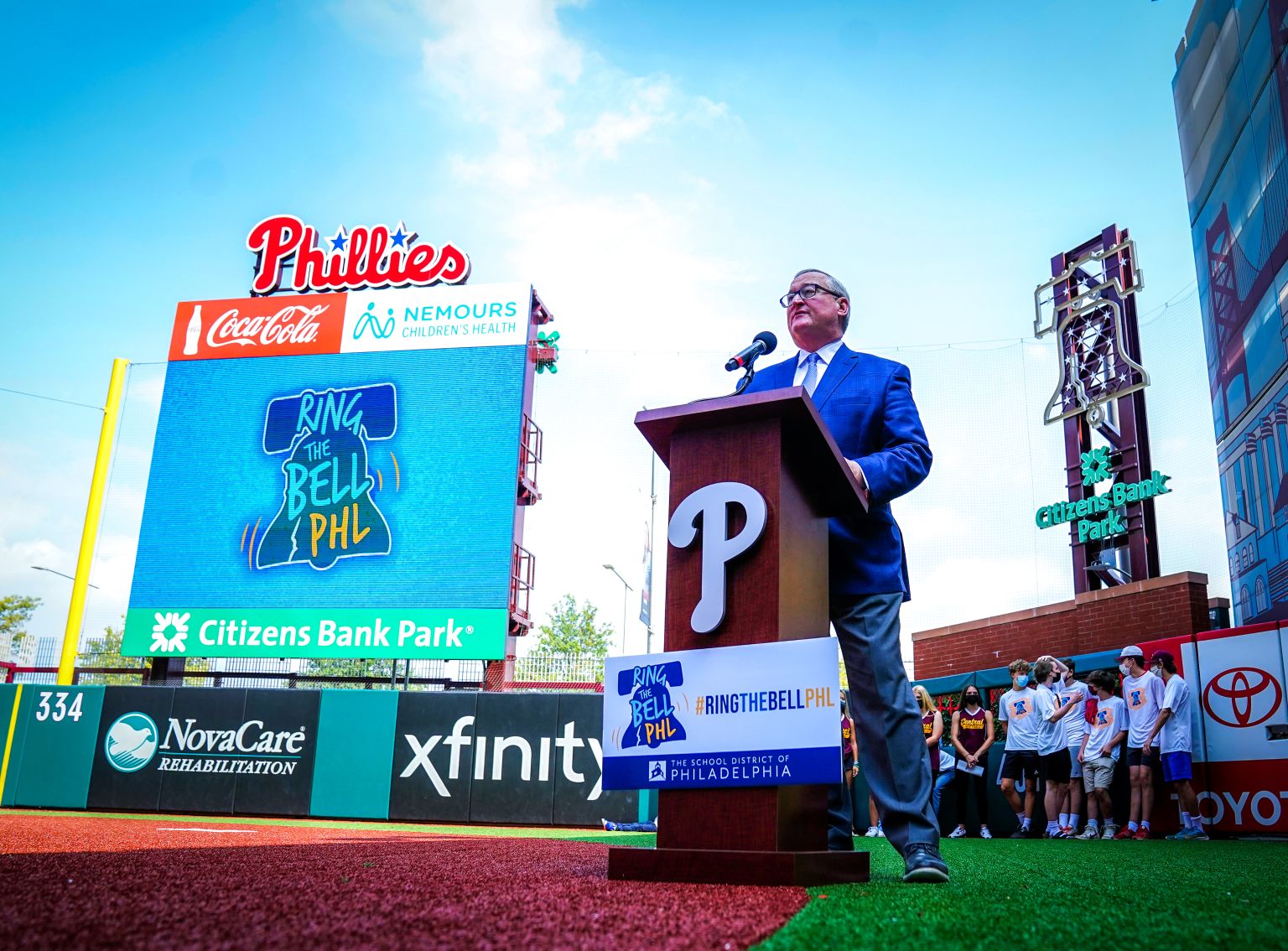 Phillies help 'Ring the Bell' ahead of start of Philly's new school year –  NBC10 Philadelphia